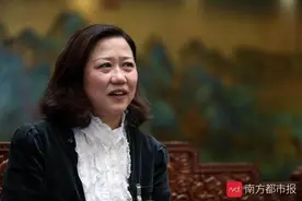 黄细花呼吁取消超生处罚，网友评论扎心了，家里没矿生不起图片