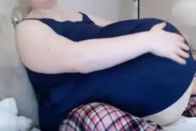 怀上四胞胎是什么体验？过来人倾诉：肚子像瑜伽球，很担心被撑破图片