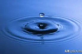 有大智慧的人，像水一样活着图片
