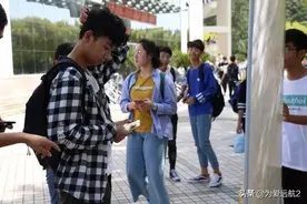 大学生士兵，为什么长期服役的不多，必须引起国人重视图片