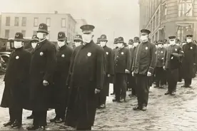 百年药企市值4236亿美元，发明口罩、爽身粉、卫生棉条、急救箱图片