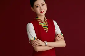 西藏航空空姐杨臆霏：圆梦蓝天！源于在天航学会了优雅，许下未来图片