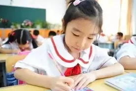 班主任感慨：母亲是否爱打扮，培养出的学生差别很大图片