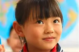 正是这串“五连问”带火了“留虾女孩”，你认为过火吗？图片