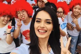 印度游客来中国口出狂言：中国女孩子连首饰都没有，是不是买不起图片