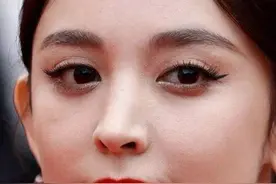 粉底液卡粉浮粉的原因是什么？简单3步，拥有服帖、干净的底妆图片