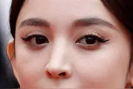 粉底液卡粉浮粉的原因是什么？简单3步，拥有服帖、干净的底妆图片