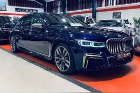 2021款M760Li正式到港！6.6T+8AT，头等舱后排图片