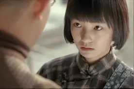女孩从小暗恋邻居大叔，长大默默给他生孩子，最后却落得凄惨下场图片