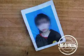 算命人士说花季少女“活不过19岁”她封闭自我 躲房间4年不见人图片