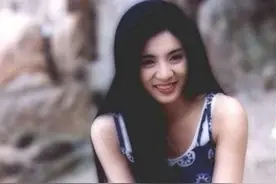 杨采妮双胞胎儿子近照，神似爸爸邱韶智，感谢干妈梁咏琪送童装图片