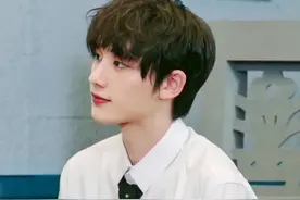 丁程鑫当快本主持人9天就被替，说是为了高考，实则却为避嫌？图片