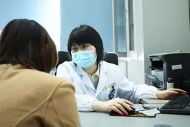 4岁娃患罕见病 晒太阳皮肤会癌变 专家：无药可用的困局待破解图片