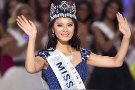 农村姑娘于文霞，卖过废品当过车模，也是张梓琳后第二个华人世姐图片