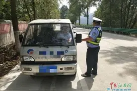 借岳父“报废车”上路 瑞昌一男子驾照被吊销图片