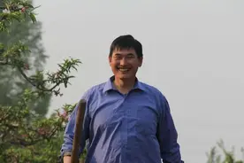 于文华深夜穿睡衣陪大衣哥练绝技惹争议，大衣哥霸气回应粉碎谣言图片