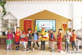 “小小模特”走T台 环保理念记心间图片
