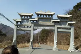 踏青的好去处，千山仙人台山脚下的香岩寺图片