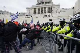 美媒宣称美国即将内战，并向美民众发出灵魂拷问：你将站哪一边？图片