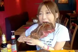 “牛排要8分熟，真丢人”！吃牛排吃出优越感，是有多可悲？图片