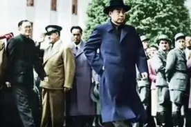 那件风衣“活起来了”周恩来珍贵外交藏品“第一次亮相”中共一大纪念馆图片