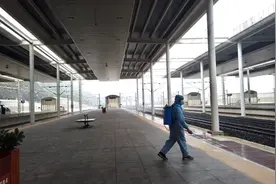 今天130余名乘客从武汉抵达贵阳！下车那一刻她说"最想吃贵州的粉"图片