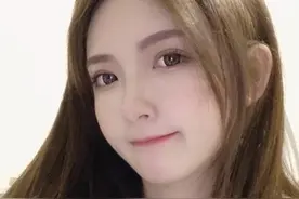 小说：“放心吧，我不会告诉她。”图片