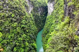 湖北旅游：走进恩施屏山大峡谷（图）图片