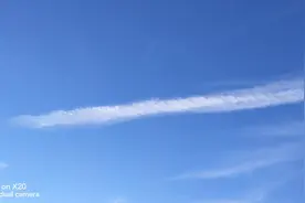 天像是一张画板，风就像一个调皮的孩子，随心所画图片