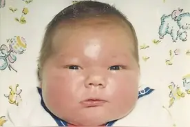 出生时就重达14.5斤的“巨婴”，曾获得全球瞩目，现状如何图片