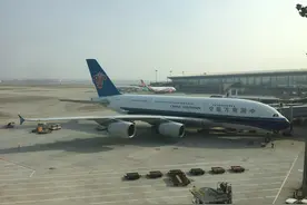 遇见南航A380！广州-成都：二层风光无限，巨无霸飞行真的稳图片