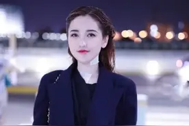 37岁金莎一改“甜妞”的柔美情怀 大背头双中分 中性西装帅酷风图片