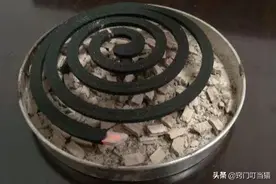 再有钱的家庭，烧完的蚊香灰也别倒掉，妙用给钱都不换，太实用了图片