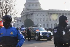 美国总统出行是如何“排兵布阵”的，车队里都藏着些什么车？图片