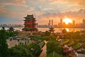 滕王阁景区宣布: 背诵《滕王阁序》全文免门票，有人说:“太难了”图片