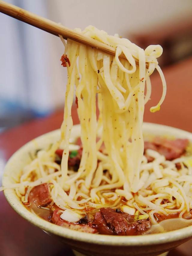 「十堰美食」排队365天,90%的十堰人都吃过的这碗面,却很少人知道它还有家分店