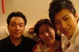 乔任梁父母回应网暴，3大谜团终解开，他们在笑我却看哭了图片