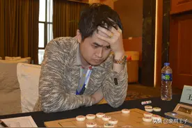 快棋锦标赛男女第一人王天一唐丹双双落败出局 蒋川郑惟桐争夺冠军图片