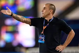 卡帅向张琳芃道歉：不应该说他没脑子 韦世豪两点还需加强图片