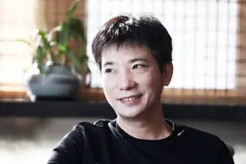 农村穷小子，靠炒股赚330万美元，创立上市公司，却被儿子坑死图片