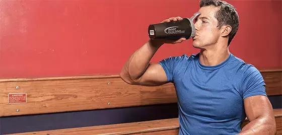 吃增肌粉有什么作用？含激素吗？