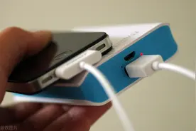 共享充电宝“倾销”战：入场费上百万 商家抽走近七成利润图片