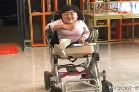 深圳“轮椅仙女”路边摔倒后不治身亡，复杂的路权让无障碍管理成为“难啃的骨头”图片