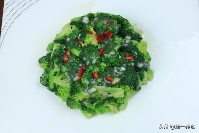 蒜蓉西兰花的家常做法（大厨分享家常蒜蓉西兰花做法）