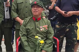 特级伤残英雄吴华：每月领3000抚恤金，今儿子一个参军一个上警校图片