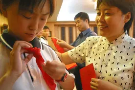 教师节要不要送礼？不送礼孩子会被“穿小鞋”？老师说出心里话图片