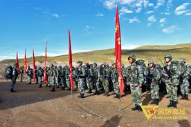 海拔4500多米 西藏军区某合成旅野营拉练正当时图片