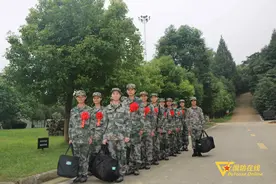 “00后”女兵霸气喊话：请不要叫我女孩，叫我战士！图片