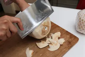 不要再把喝完的椰子直接扔掉了，椰肉也是宝图片