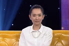 王芳：身家过亿却只穿白衬衣，为王为念下跪领导，关系超越爱情图片